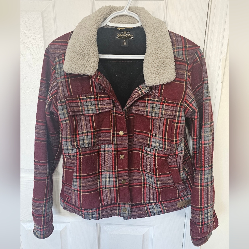 NOBLE OUTFITTERS Women's Shacket